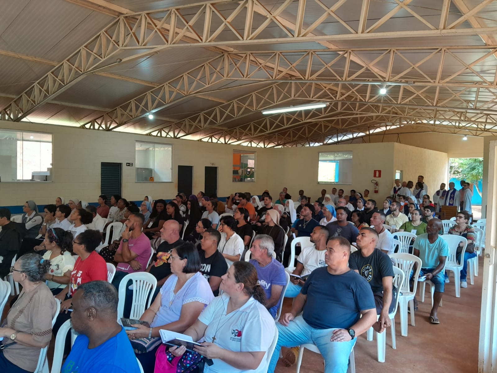 Em Itabira Grupo De Religiosos Visita A Fazenda Nossa Senhora Das