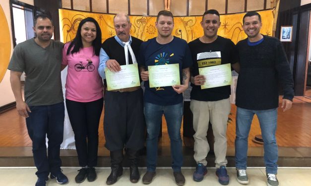 Famílias visitam acolhidos em Casca (RS)