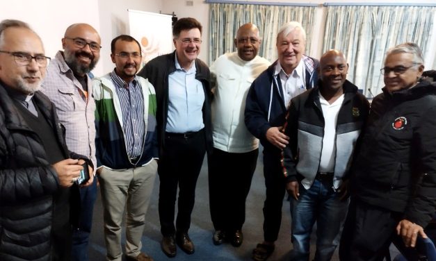 Missão dos fundadores: Frei e Nelson estão na África