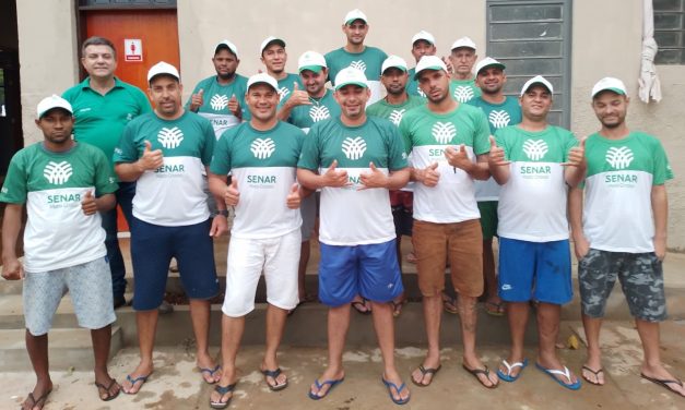 Em parceria com o sindicato rural e o Senar, Fazenda de Poconé realiza curso de apicultura