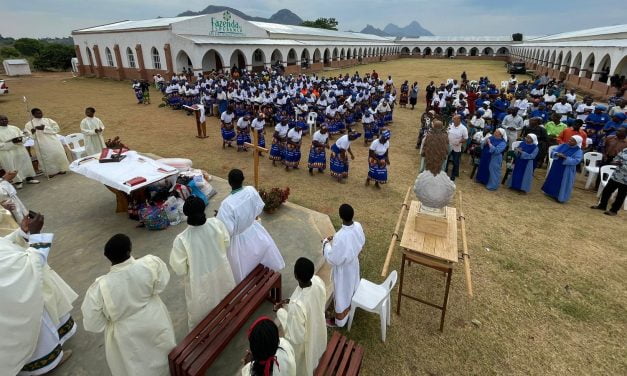Fazenda de Moçambique realiza peregrinação