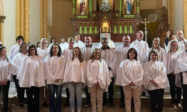 Membros da Fazenda se tornam Ministros da Eucaristia