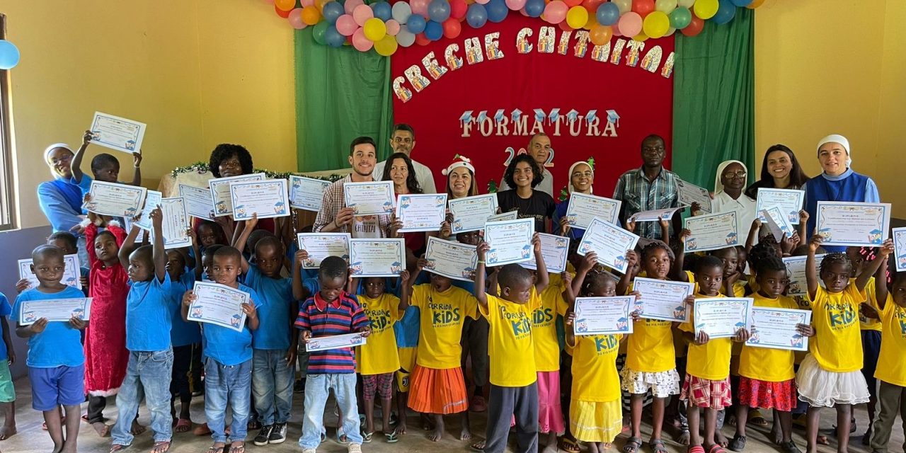 Formatura e festa de fim de ano alegram os pequenos do Centro Infantil Chitaitai