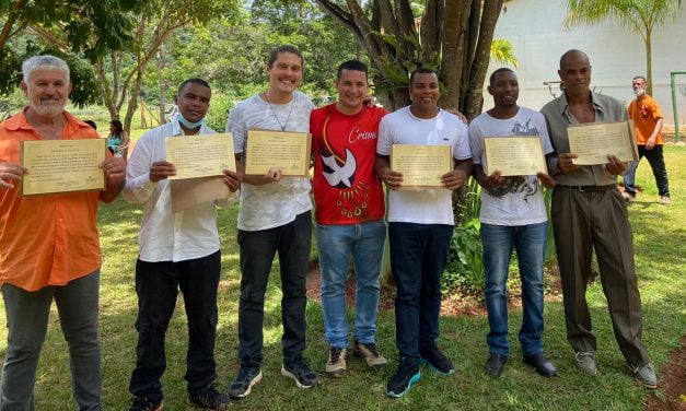 Dia de visitas em Itabira é marcado por confraternização de fim de ano