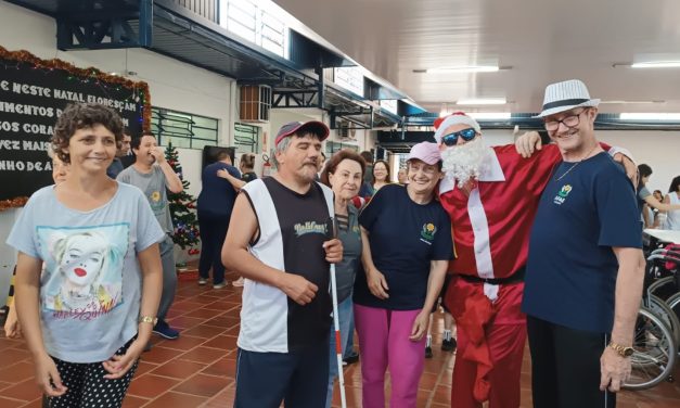 Fazenda participa de ação de Natal na Apae