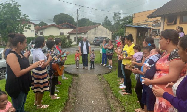Frei comemora aniversário com café da manhã especial e gincana emocionante