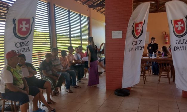 Médicos da Cruz da Vida realizam ação na Fazenda de Serra (ES)