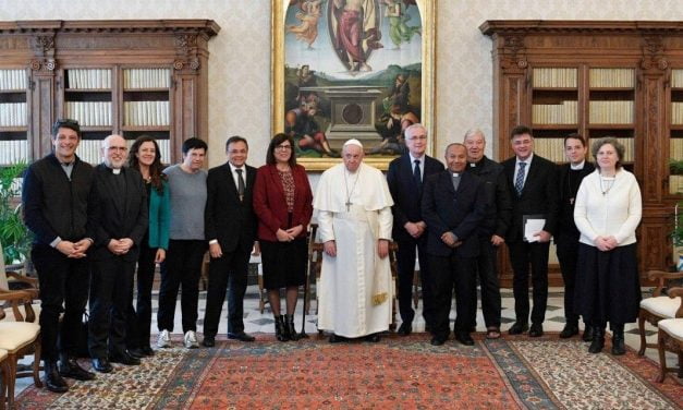 Papa Francisco recebe Família da Esperança no Vaticano