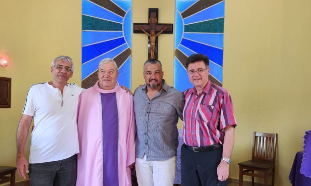 Fundadores da Fazenda, Frei Hans e Nelson, visitam unidade de Guarará