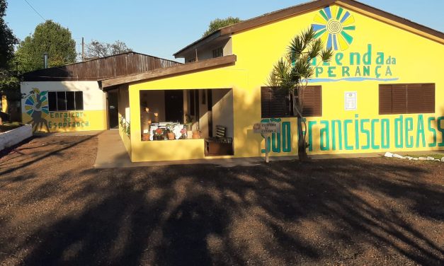 Fazenda de Campo Mourão se destaca na horticultura e criação de animais