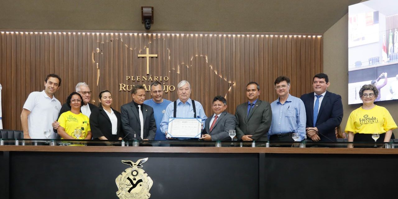 Frei Hans recebe título de cidadão do Amazonas
