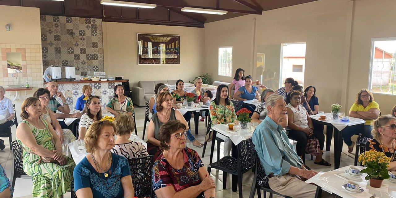 No dia de Dia de São Joaquim e Sant’Ana, Fazenda de Garça realiza chá para os avós