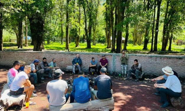 Padres visitam Fazenda no México para viverem o Carisma da Esperança