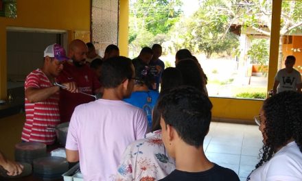 Jovens crismandos participam de retiro na Fazenda de Porto Nacional (TO)
