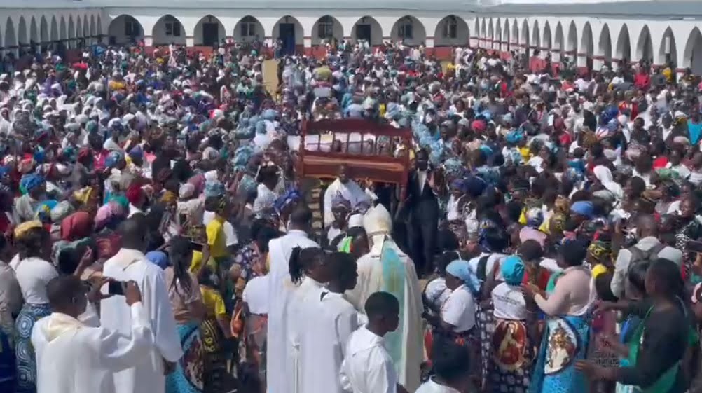 Milhares de peregrinos participam de celebração em Zóbuè
