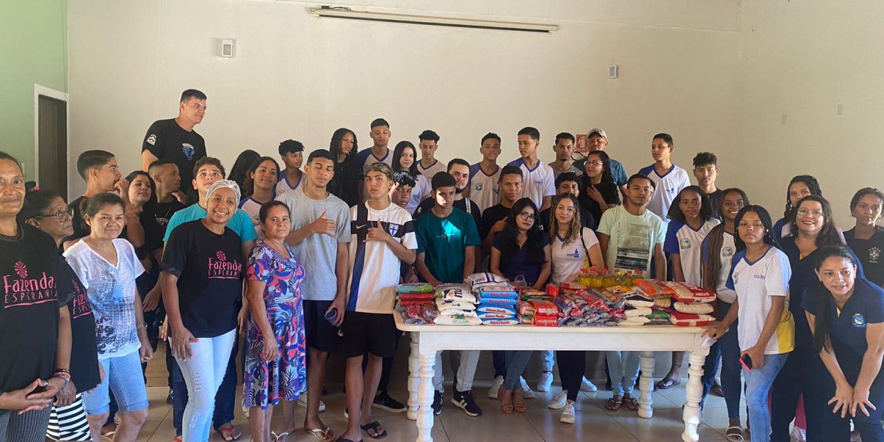 Estudantes visitam Fazenda feminina de Palmas (TO) e levam doações