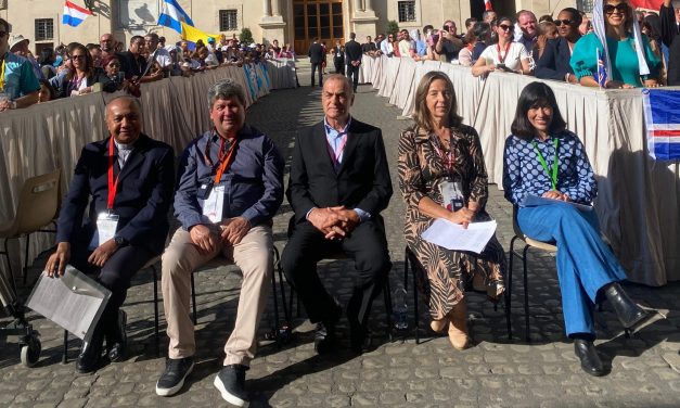 Em audiência com o Papa, Família da Esperança testemunha o Carisma da Fazenda