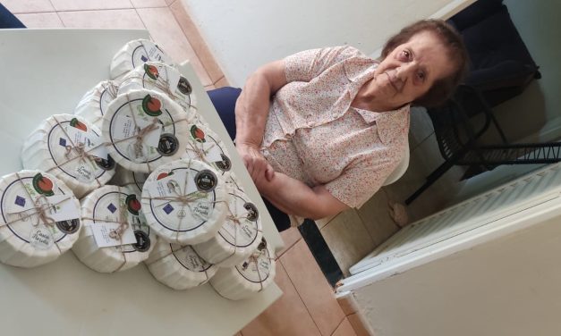 Fazenda de Coromandel recebe com carinho a doadora da propriedade onde a fazenda se encontra