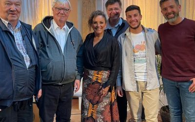 Na Alemanha, Ziza Fernandes faz show beneficente em prol da Chitaitai