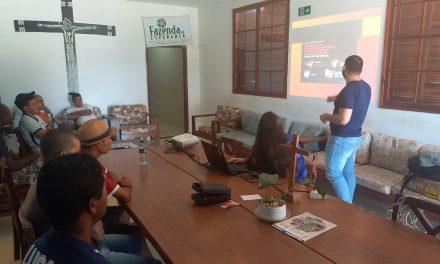 Dentista promove palestra na Fazenda da Berizal