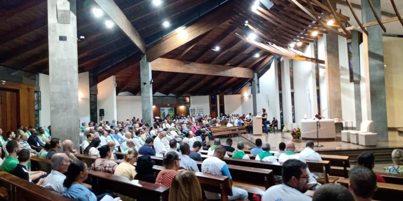 Membros da Família da Esperança participam do Encontro dos Consagrados e Religiosos
