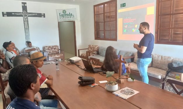 Saúde bucal foi o tema de palestra destinada aos acolhidos da Fazenda em Berizal 