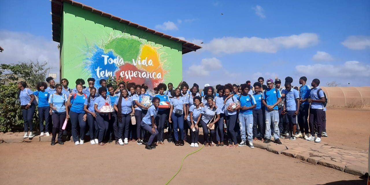 Fazenda da Esperança em Cabo Verde recebe visita de um grupo de alunos