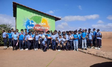 Fazenda da Esperança em Cabo Verde recebe visita de um grupo de alunos