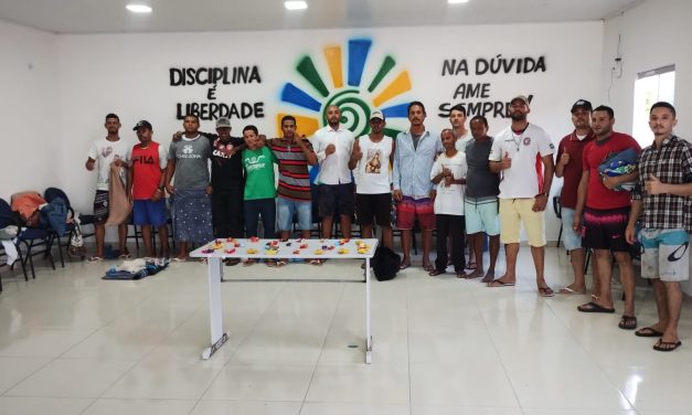 Em Poço das Trincheiras, acolhidos da Fazenda fazem tarde de autocuidado