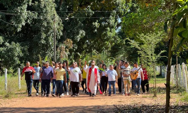 Em Porto Nacional, membros da presidência da Fazenda participam do Domingo de Ramos