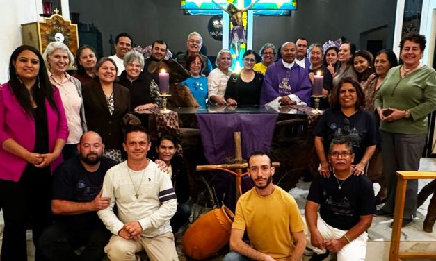 No México, Pe. Luiz Menezes acolhe novos membros da Família da Esperança