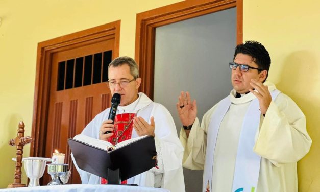 Dom Omar de Jesús Mejía, arcebispo de Florencia, preside celebração na Fazenda da Esperança