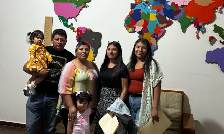 Fazenda em Aguascalientes dá as boas-vindas à família que será voluntária na unidade