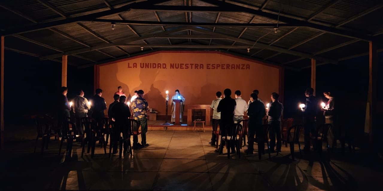 Na Guatemala, acolhidos participam da celebração de Vigília Pascal