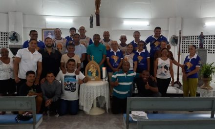 Acolhidos da Fazenda em Campo Maior participam de Adoração ao Santíssimo