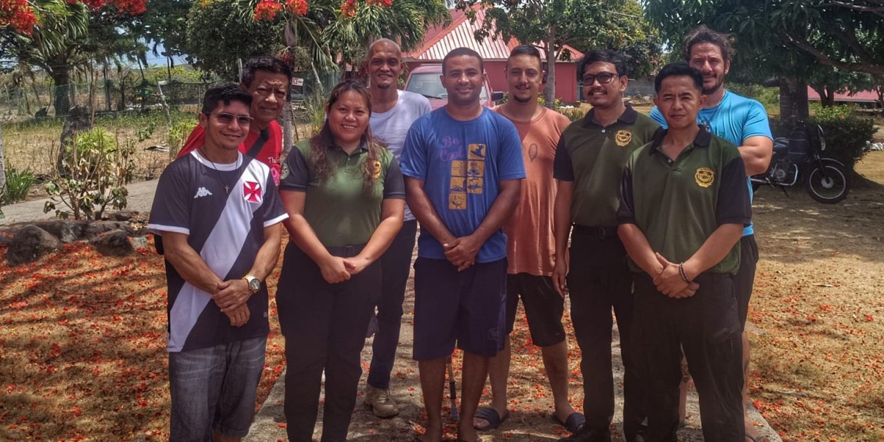 Fazenda nas Filipinas recebe visita de profissionais da Agência Filipina de Combate às Drogas
