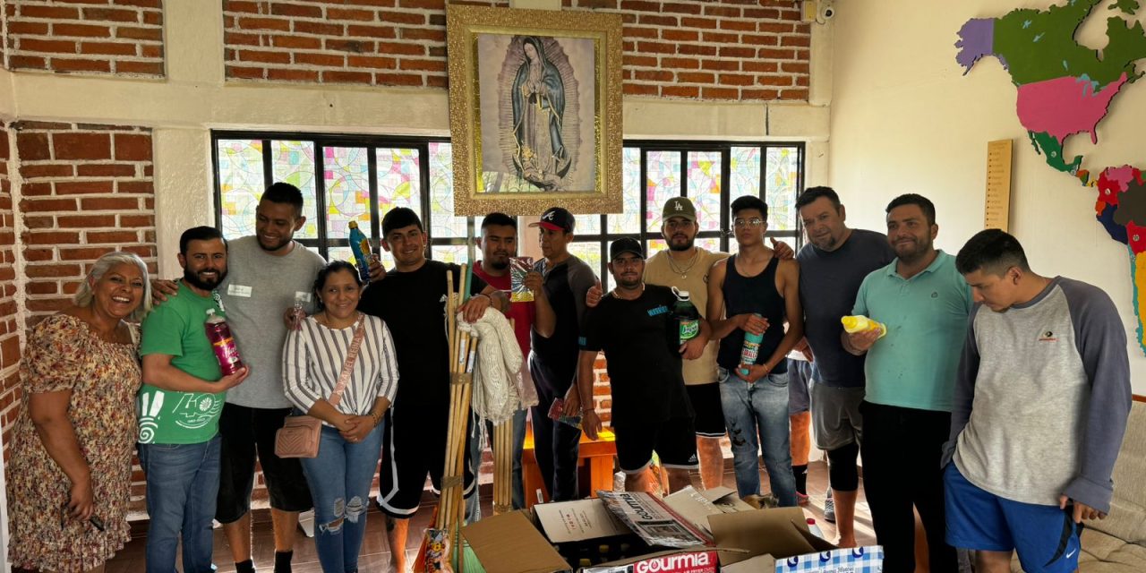 Na Fazenda em Aguascalientes, membros do GEV fazem doação de produtos de limpeza