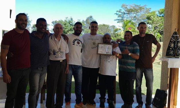 Fazenda Mãe da Esperança celebra conclusão de ano de acolhido