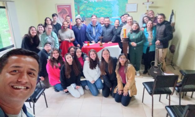Jovens crismandos realizam retiro na Fazenda da Esperança em Chapecó (SC)