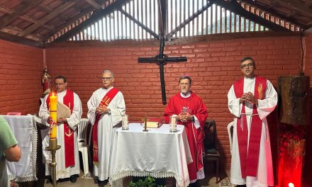 Três acolhidas recebem o sacramento da Crisma na Fazenda da Esperança em Alegre (ES)