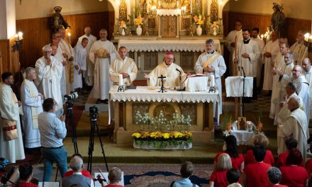 Missa e cerimônia marcam a inauguração da Fazenda São João Batista, na Hungria