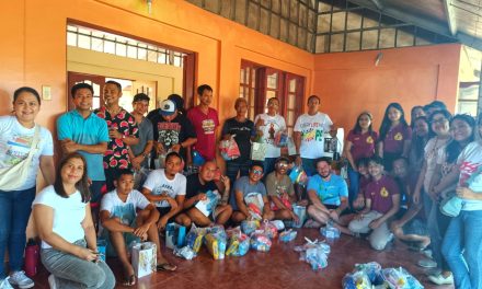 Voluntárias realizam ação solidária com acolhidos da Fazenda nas Filipinas
