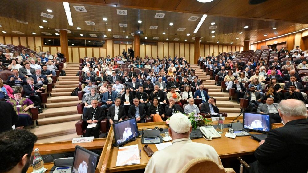 No Vaticano, representantes da Família da Esperança participam de encontro anual de associações de fiéis, movimentos eclesiais e novas comunidades