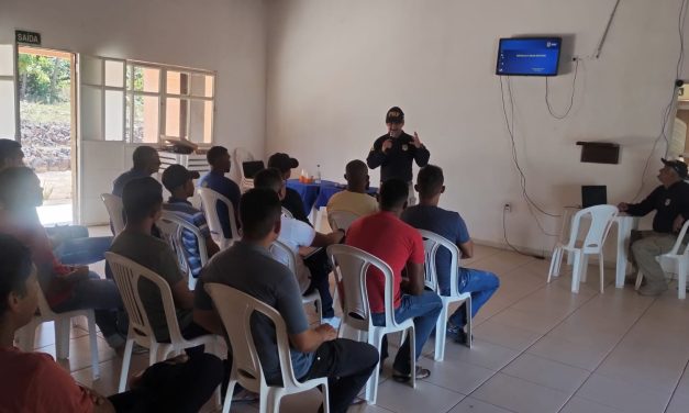Acolhidos da Fazenda da Esperança em Caxias (MA) participam de palestra sobre prevenção das drogas