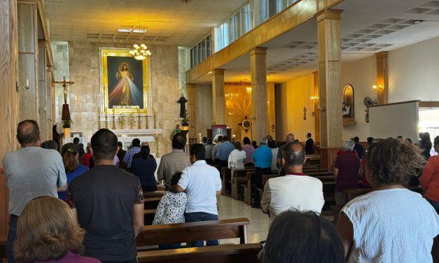 No México, membros da Fazenda da Esperança dão testemunho em paróquia local