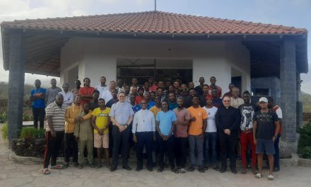 Fazenda da Esperança em Cabo Verde recebe visita do bispo local e do Núncio Apostólico do país
