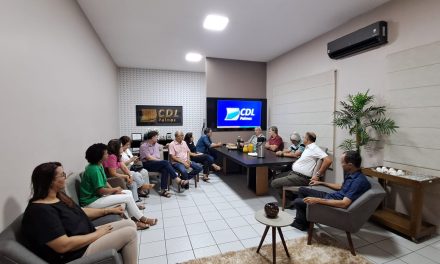 Frei Hans Stapel e Nelson Giovanelli se reúnem com grupo de empresários em Palmas (TO)