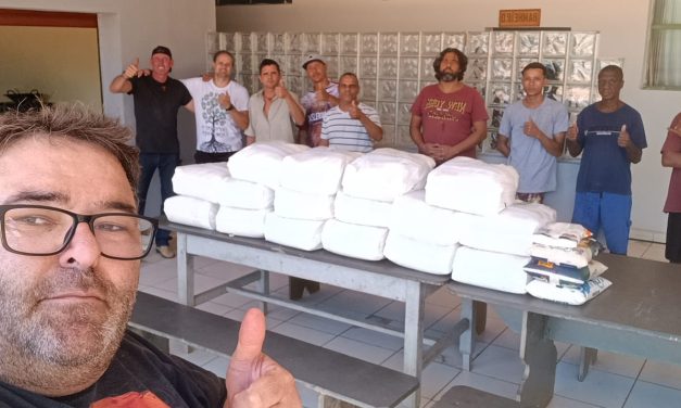 Fazenda da Esperança em Várzea da Palma recebe doações de cestas básicas da APAE
