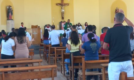 Acolhidos participam de Missa na Santa Missa na Capela Santa Luzia