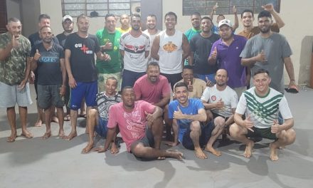 Em parceria com o Sesc, acolhidos da Fazenda em Poconé fazem aula de capoeira